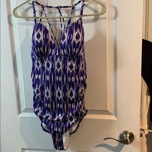 Strappy back athleta swimsuit Sz M